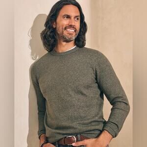 Faherty Jackson Hole Crew Sweater in Olive Green size XXL